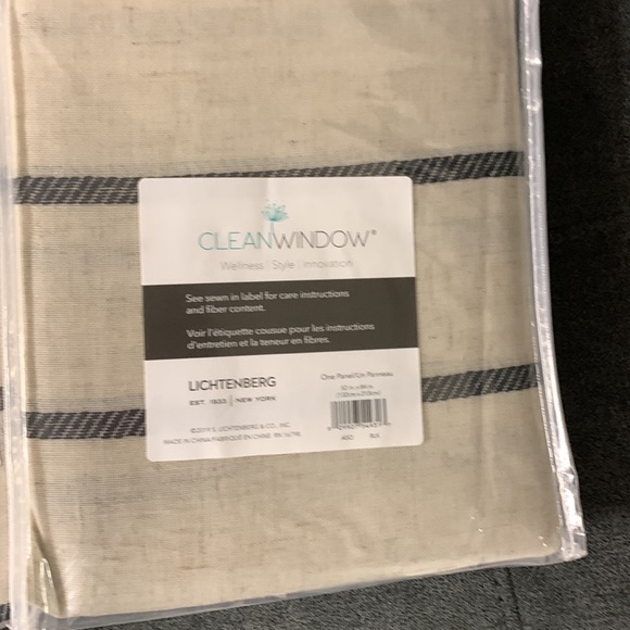 Curtains - Picture 2 of 4